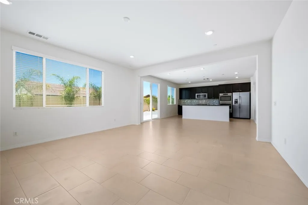 36712 Summer Dain Lane, Wildomar, California 92595 home-pic-5